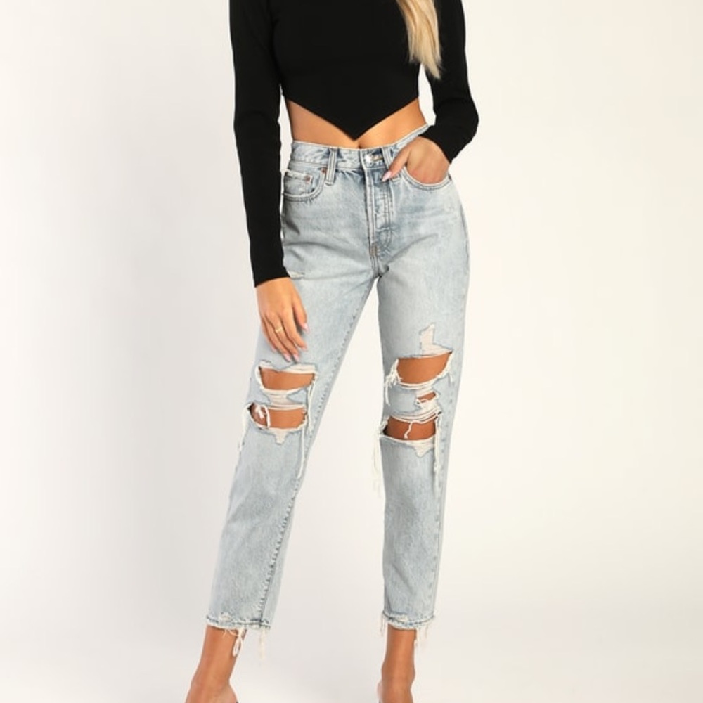 Lulus High Rise Distressed Cropped Mom Jeans 💙